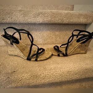 Woman’s size 8 wedges